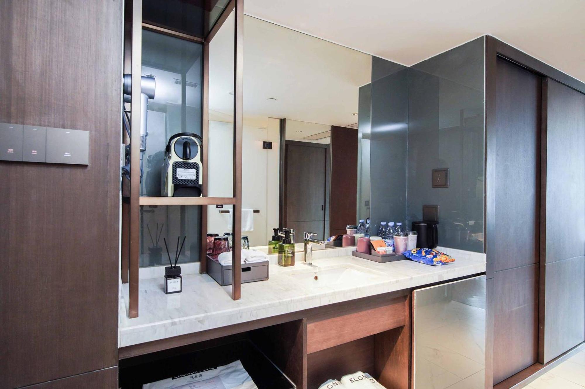 Imperial Traders Elong Hotel - Free Shuttle Bus To Canton Fair Complex & Overseas Buyer Registration Services Dış mekan fotoğraf